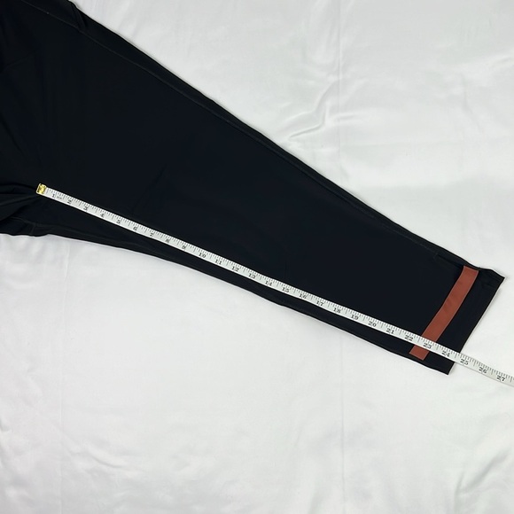 ZYIA Active Women’s 20 Brown Strap Deluxe Hi-Rise 7/8 Legging - Picture 7 of 8